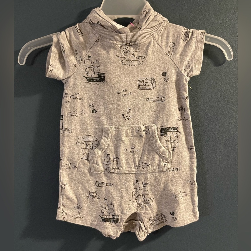 Carters Pirate Theme Hooded shorts romper | Size 12 months | baby boy #2041